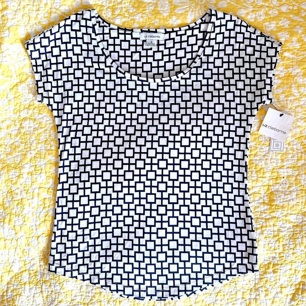Liz Claiborne Black and White Geometric Tee